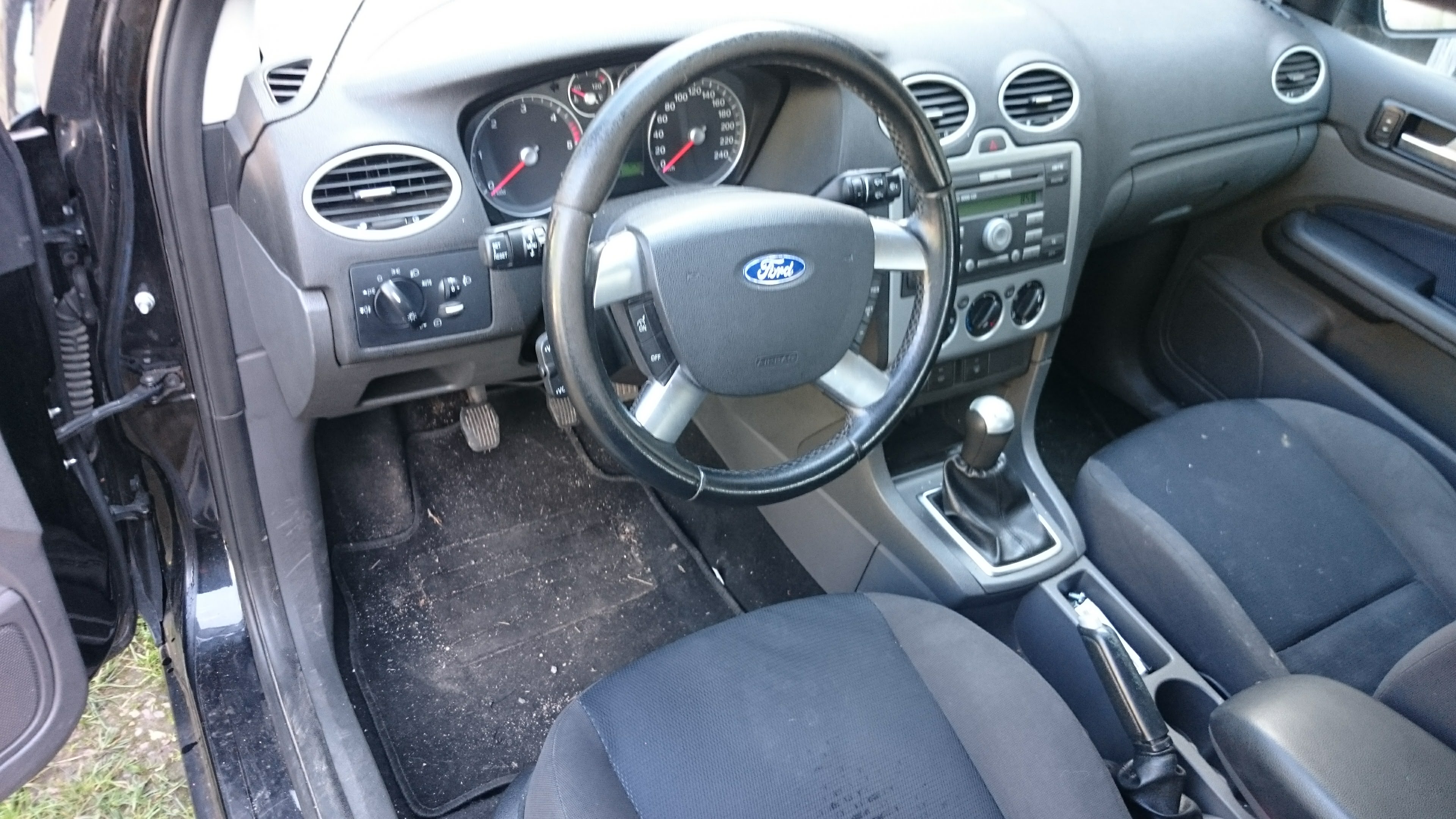 Focus 2006 kombi 1.6TDCI G8DA černá