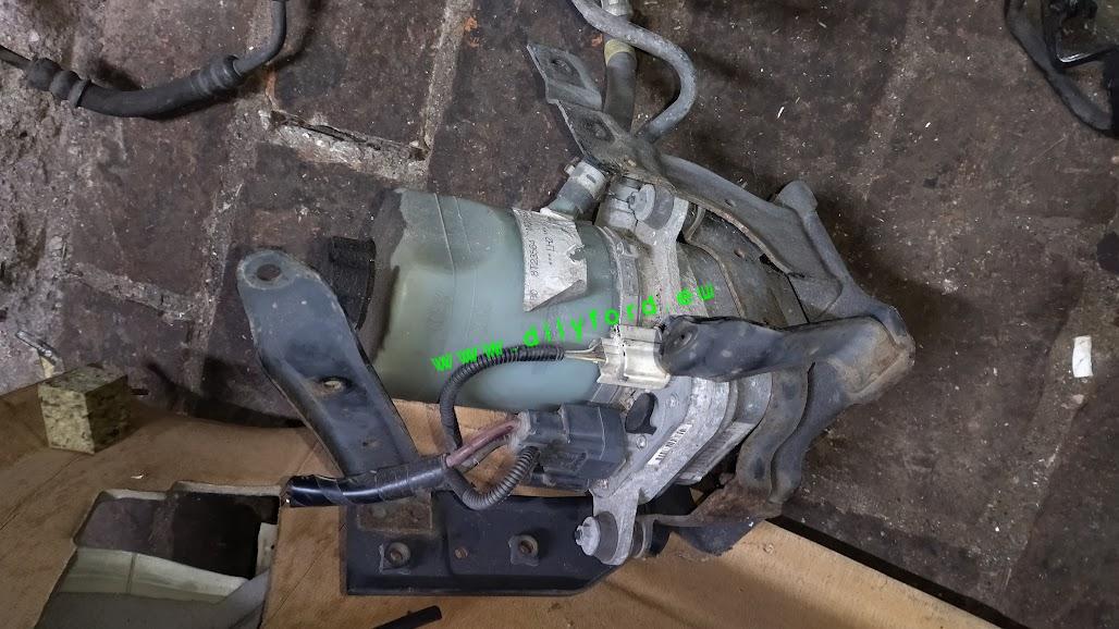 servo čerpadlo C-Max/Focus II