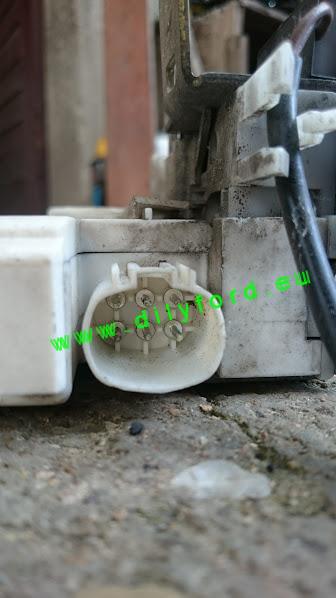 zámek + centrál PP Mondeo -96