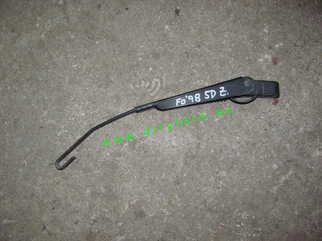 rameno stěrače zadní Focus I 5D