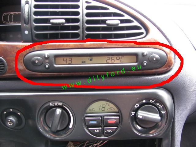 Palubní počítač Mondeo