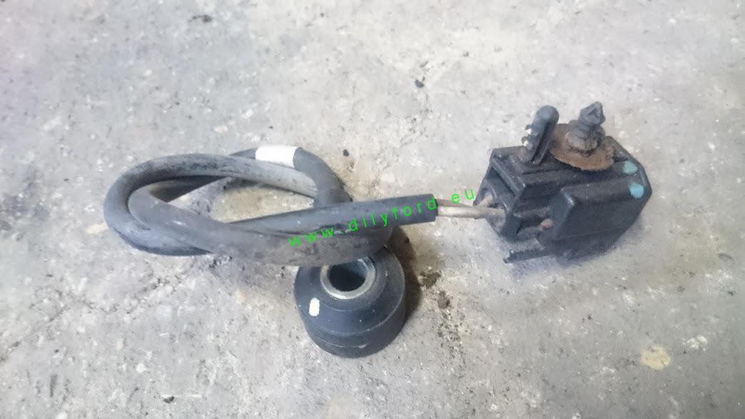 senzor klepání Focus 1.6 FYDB