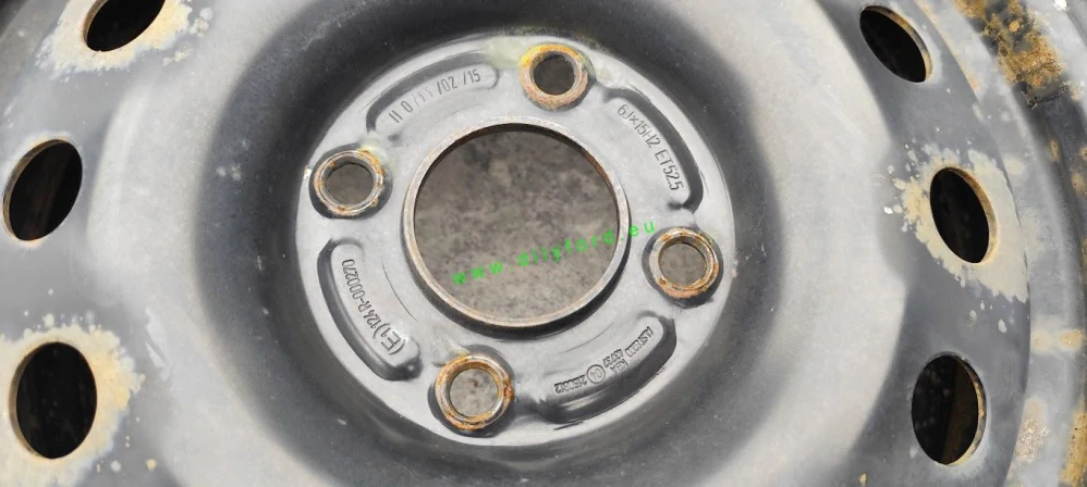 zimní sada Ford 195/60 R15 4x108 ET52,5