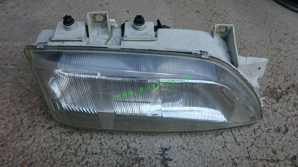světlo PP Escort V-VI RS/XR poškoz.