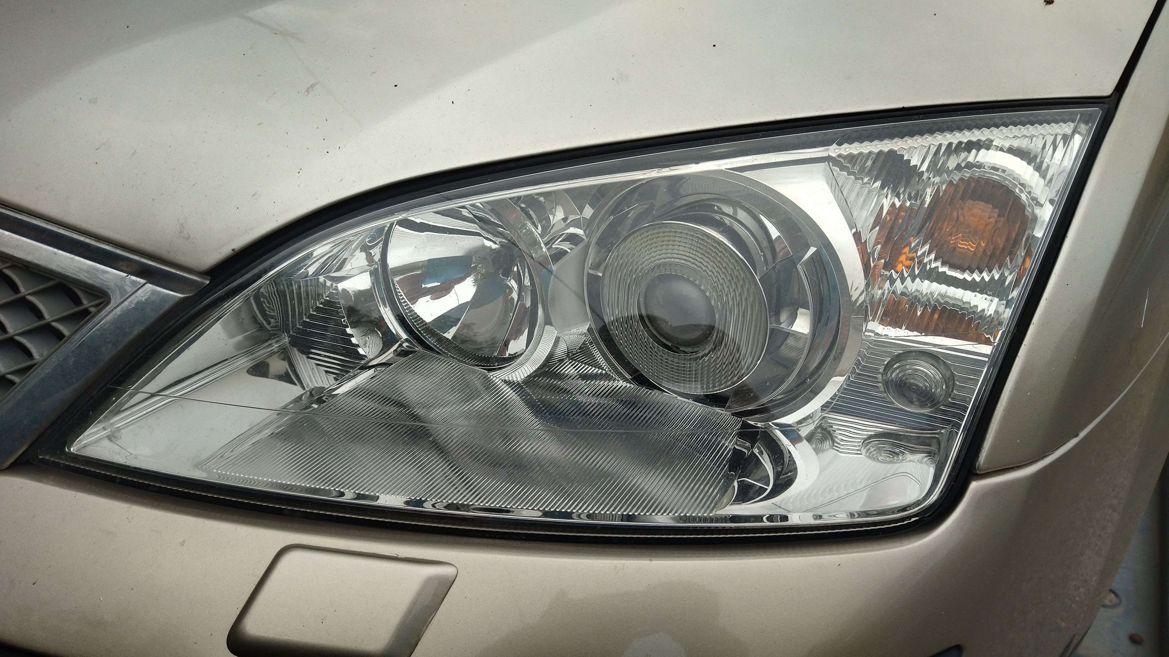 LP světlo xenon Mondeo III