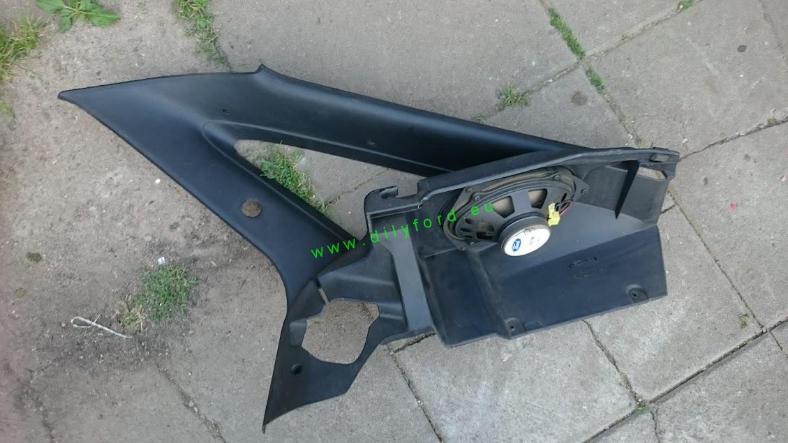 P plast C-sloupku do kufru Escort 5D hatch