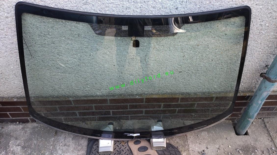 sklo čelní vyhřívané Focus I 01-04