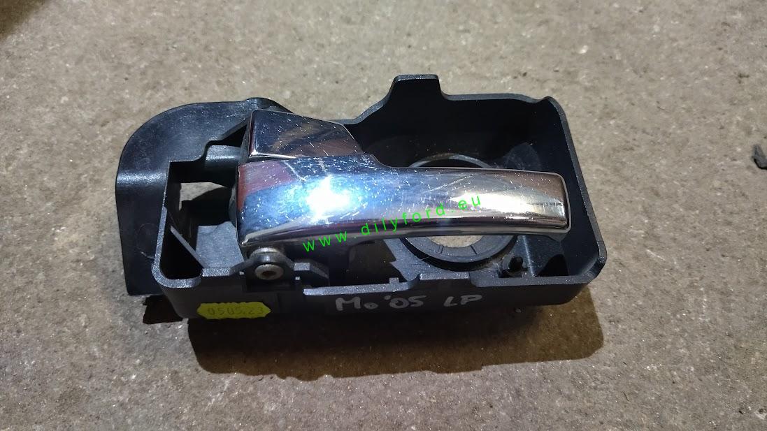 levá vnitřní klika Mondeo III chrom