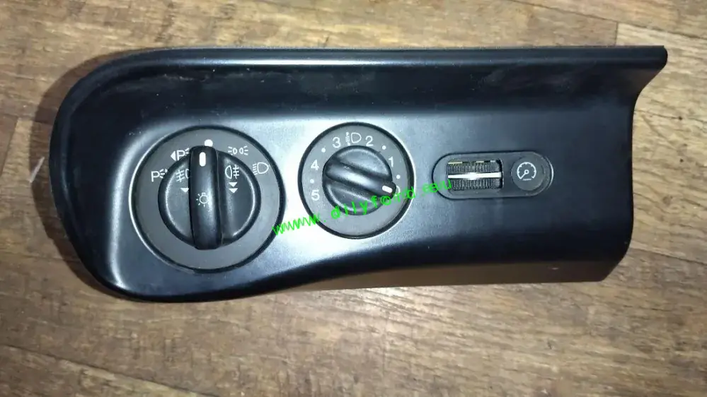 plast ovladače světel Mondeo MkII