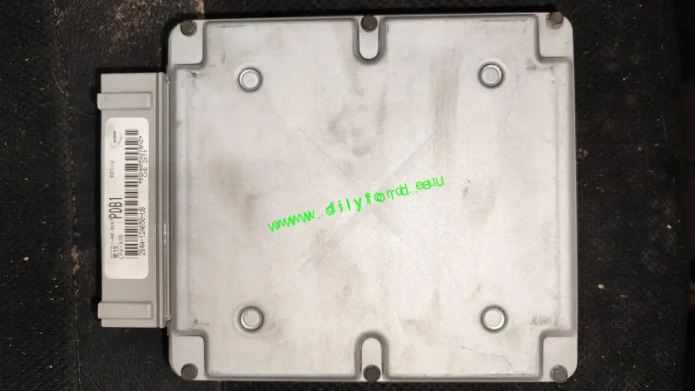 řídící jednotka motoru 1.6i Focus PDB1