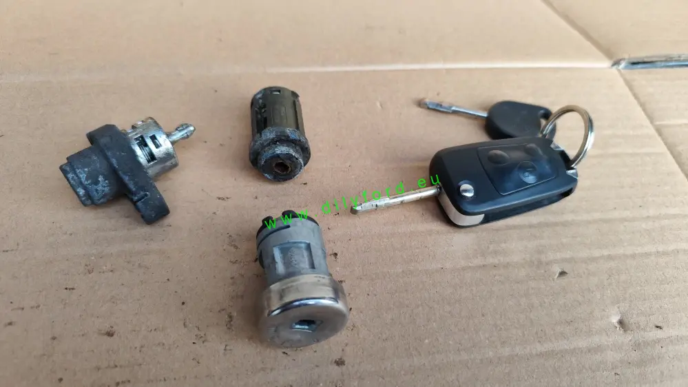 sada zámků Mondeo 2003-2007  2 klíče