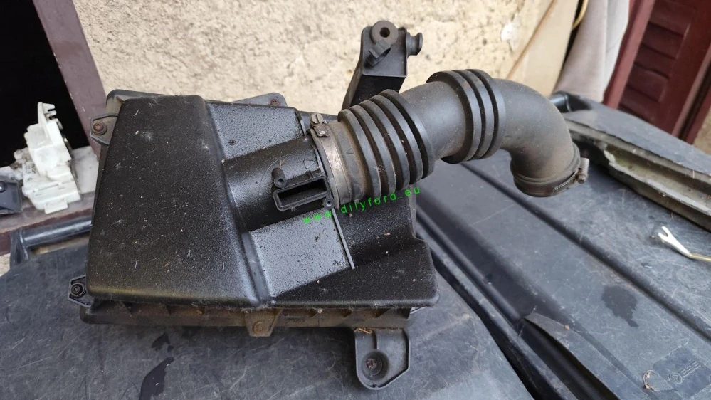sání - airbox Focus II 1.6 Ti-VCT