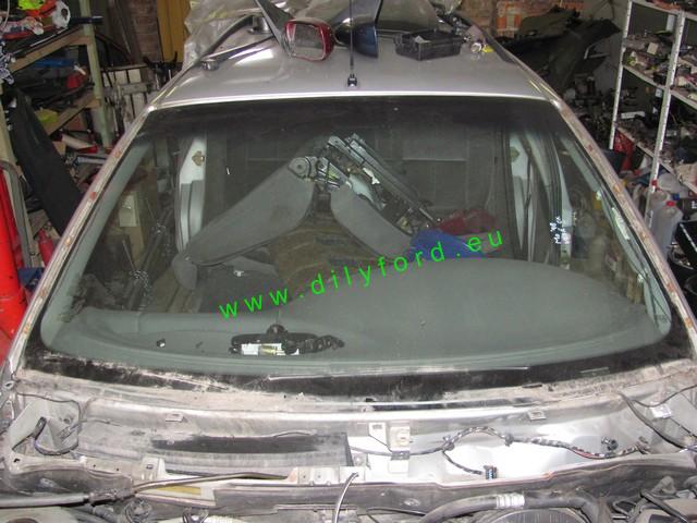 sklo čelní vyhřívané Mondeo - zelený pruh