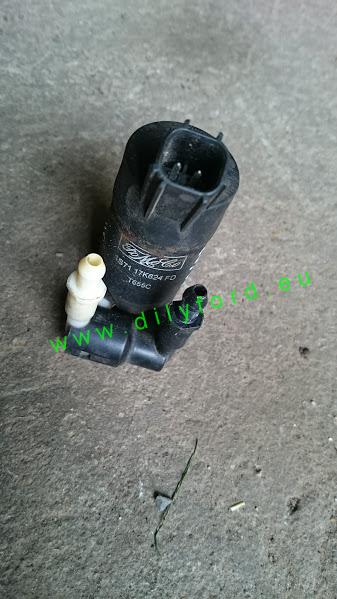 motorek ostřikovačů Mo III