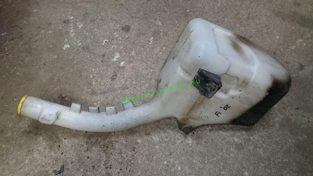 nádobka ostřikovačů Fiesta V