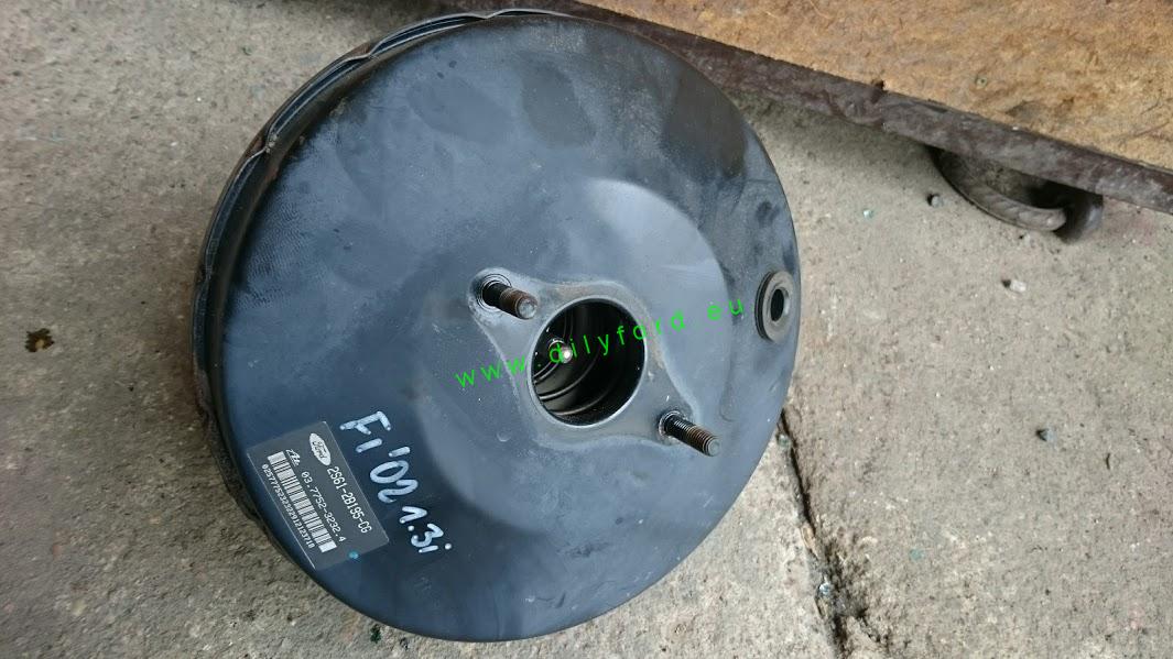 posilovač brzd Fiesta V