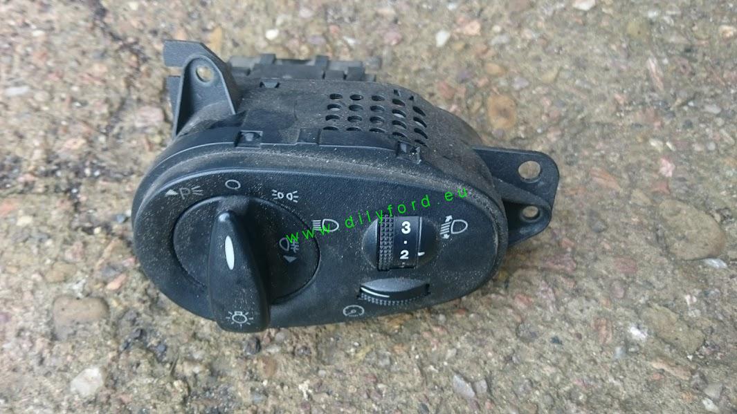 spínač světlometů Focus I verze2