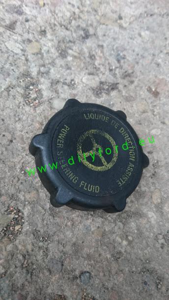 víčko servo nádobky F23C-3F781-BA