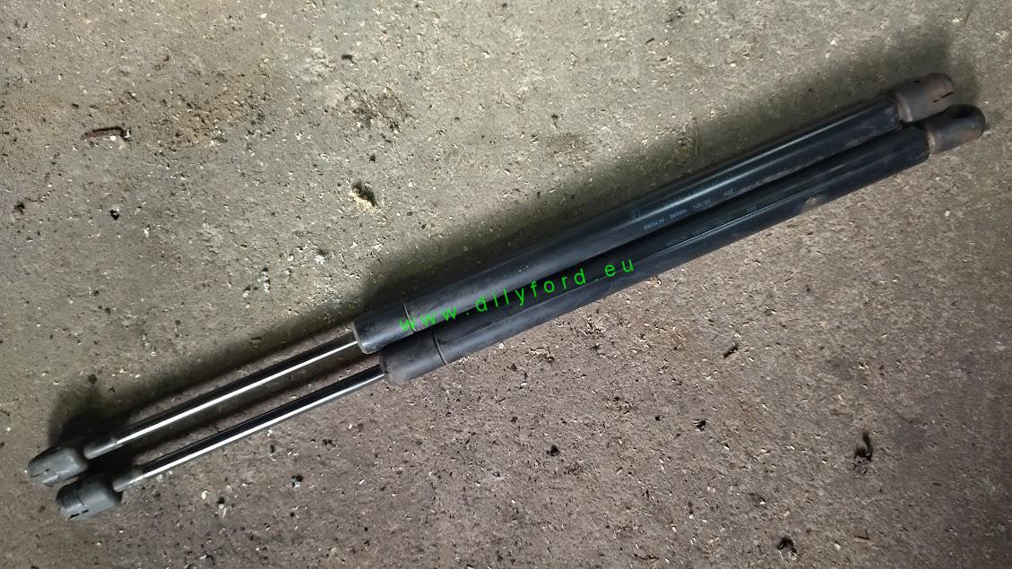 vzpěra 5. dveří Focus I 3/5D