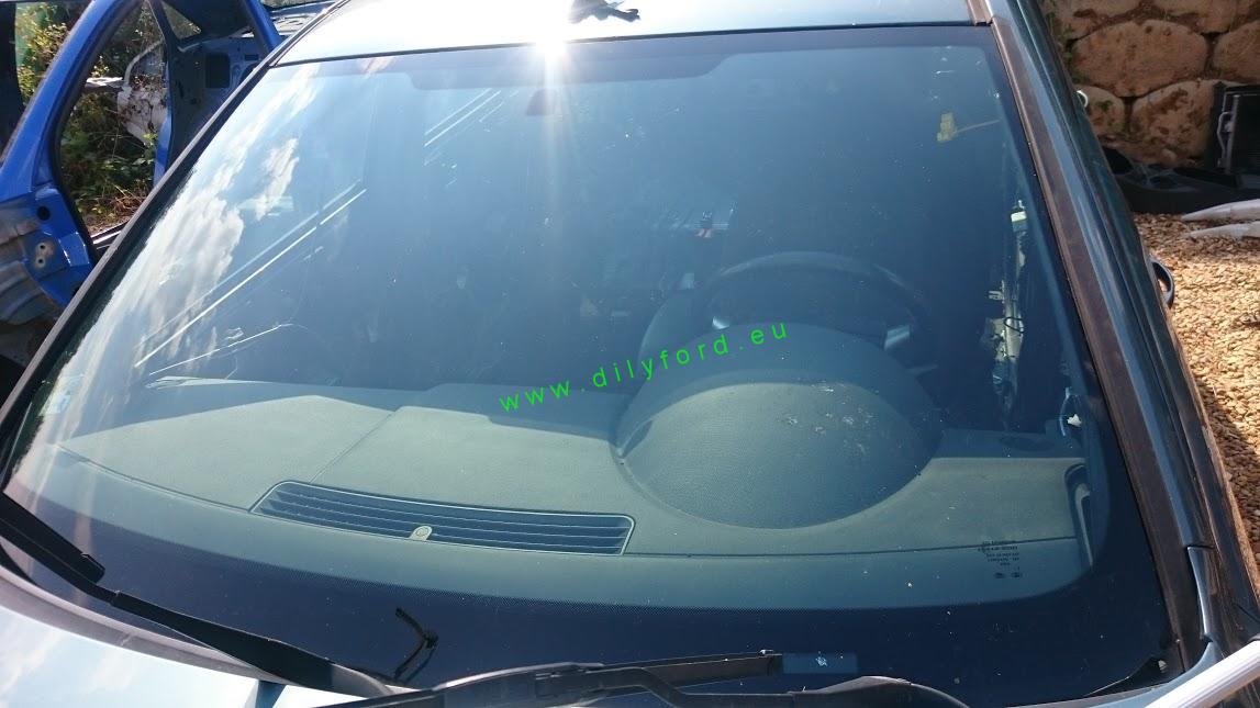 čelní sklo Mondeo III vyhřívané 