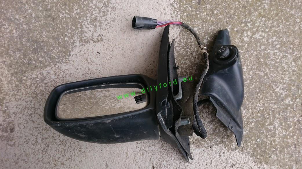 zrcátko Escort VII el. L