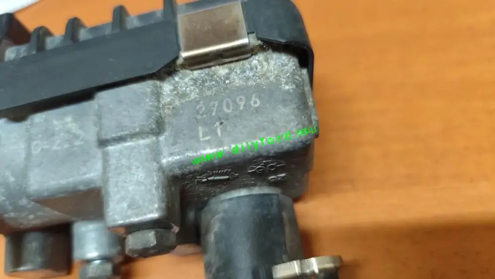 turbo regulátor TDCI 6NW008412