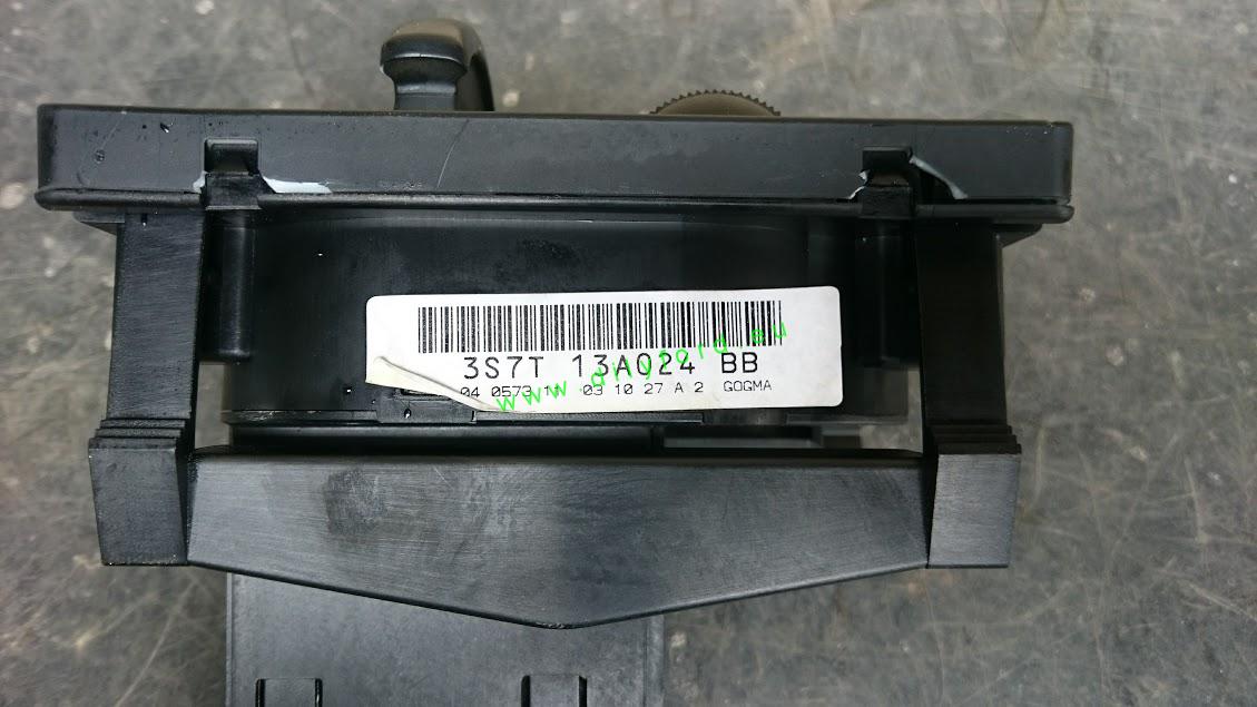 ovladač světel 3S7T13A024BB