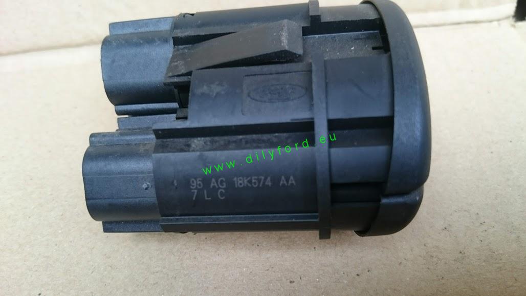 spínač vyhřívaných oken Escort VII