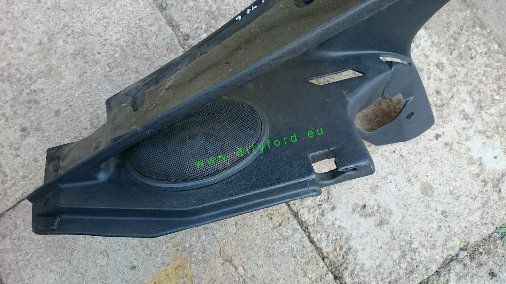 L plast C-sloupku do kufru Escort 5D hatch