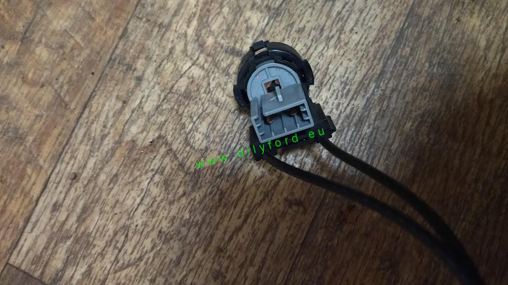 táhla topení Focus I - část 98AB11503AE