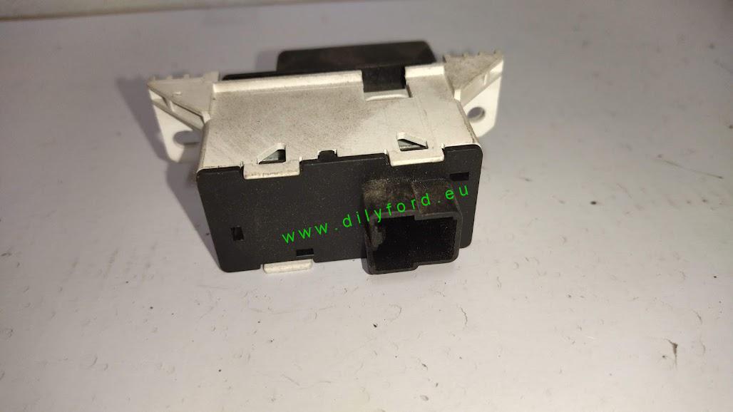 spínač výstražných Focus I verze2