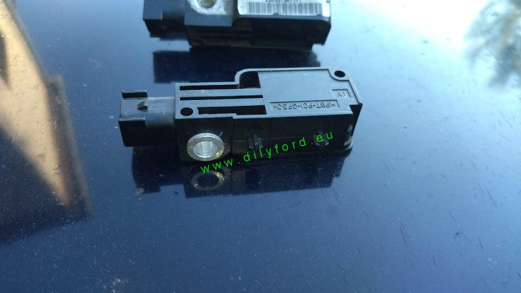 čidlo nárazu Mondeo III