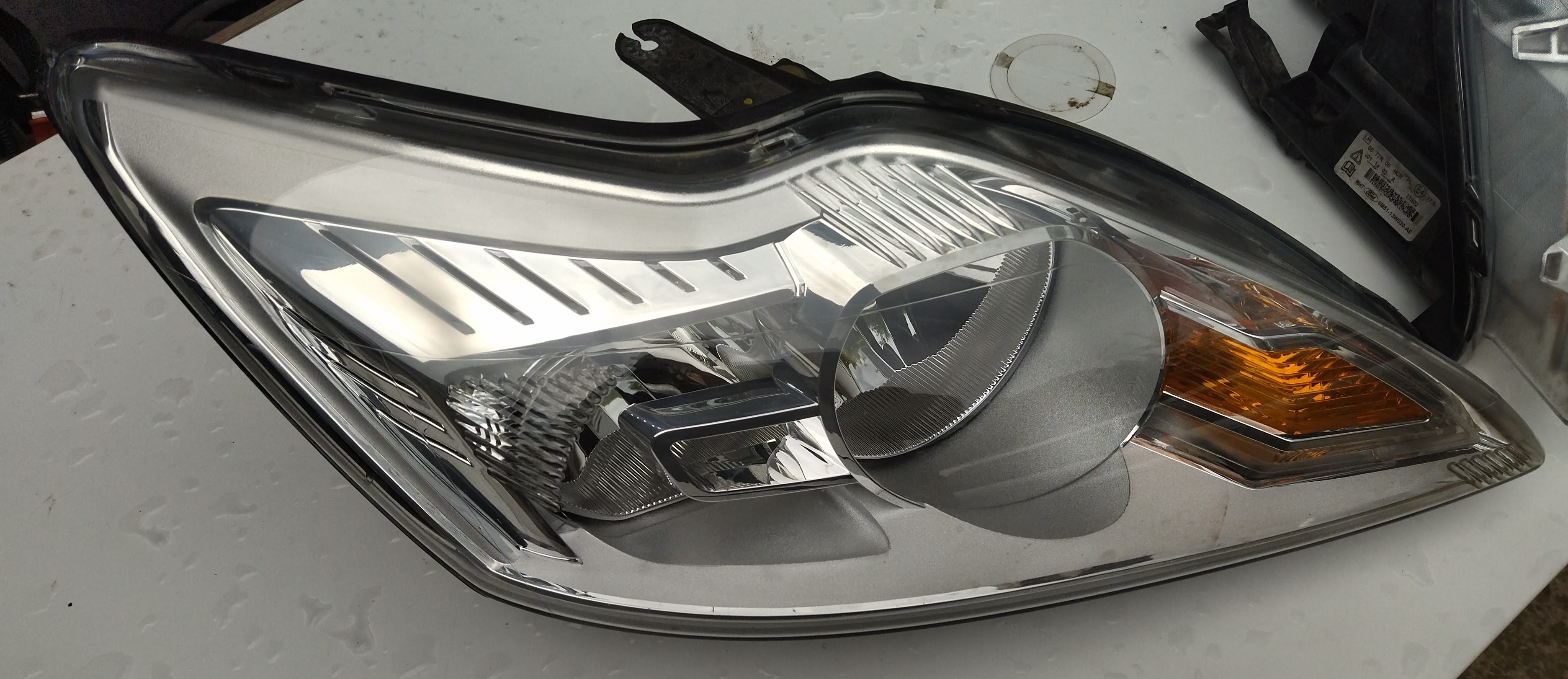 pravé přední světlo Focus II 2008-2011