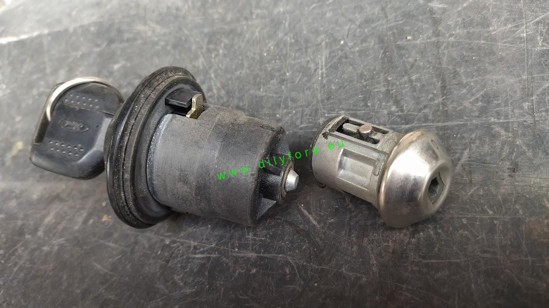 víčko nádrže + spínačka Escort VI-VII 