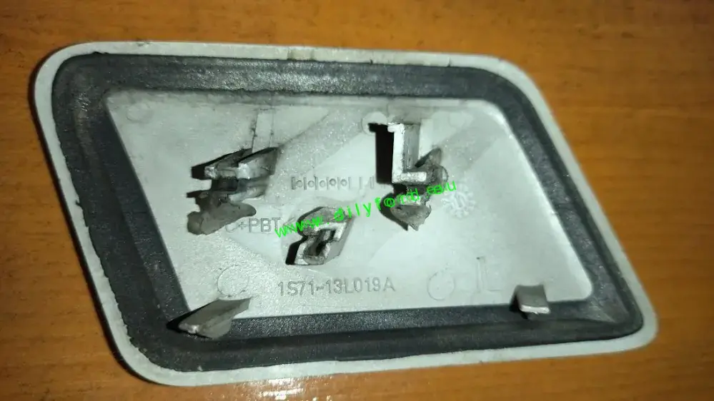 LP krytka ostřikovače světel Mondeo III