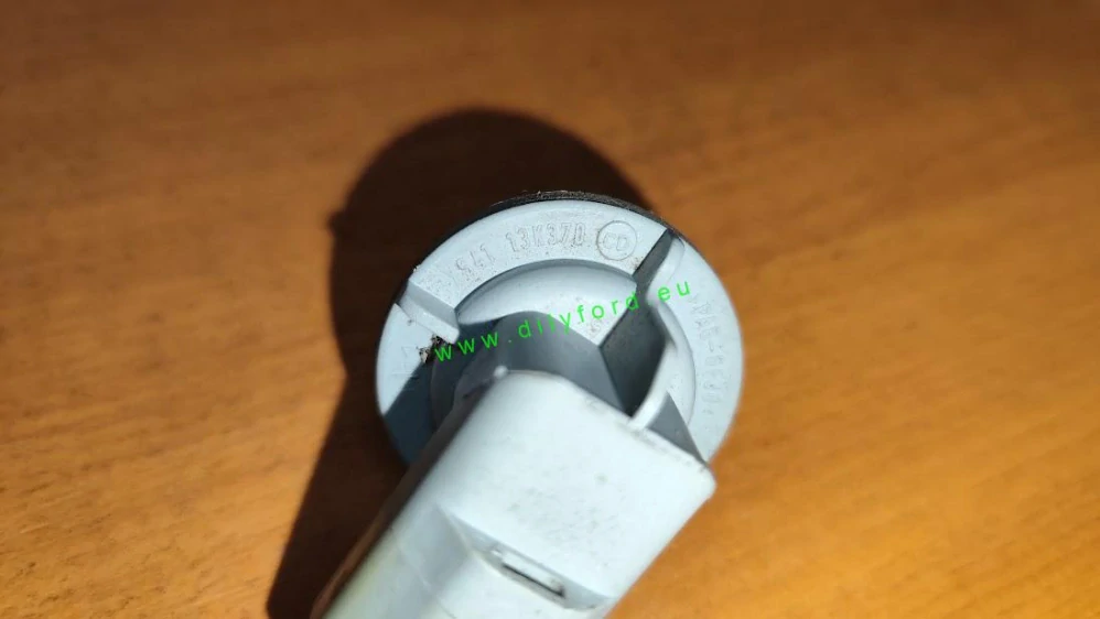 patice žárovky XS4113K370CD