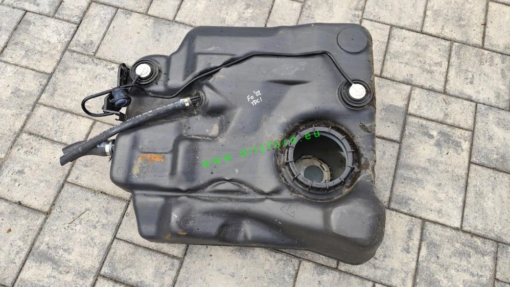 nádrž paliva Focus I diesel