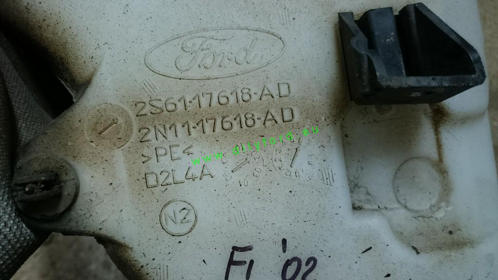 nádobka ostřikovačů Fiesta V