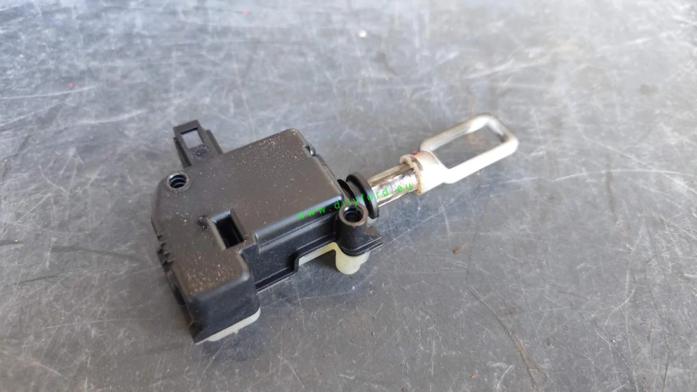 servo pohon zámku 5. dveří Mondeo III