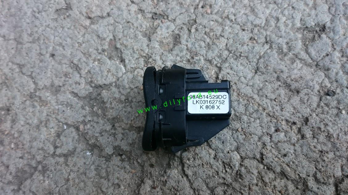 zadní tlačítko el. oken Focus I