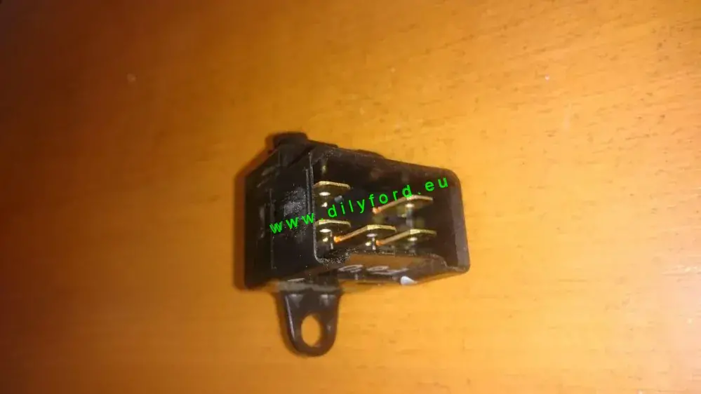 přepínač ventilátoru topení Ford 1112112