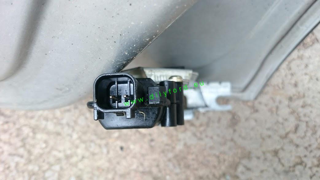 odskok kufru Fiesta V / Fusion