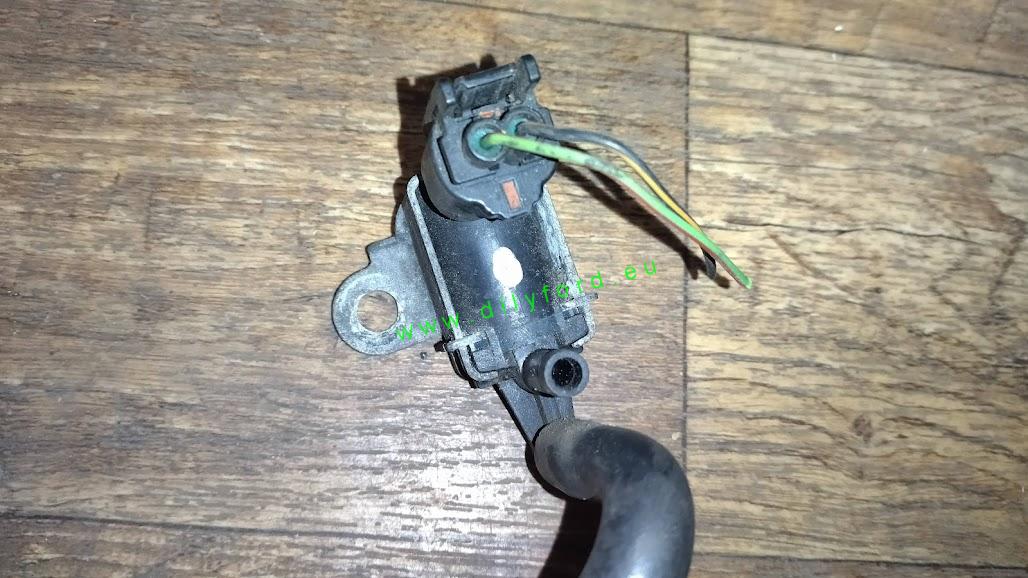 ventil palivových výparů 2S619C915AA