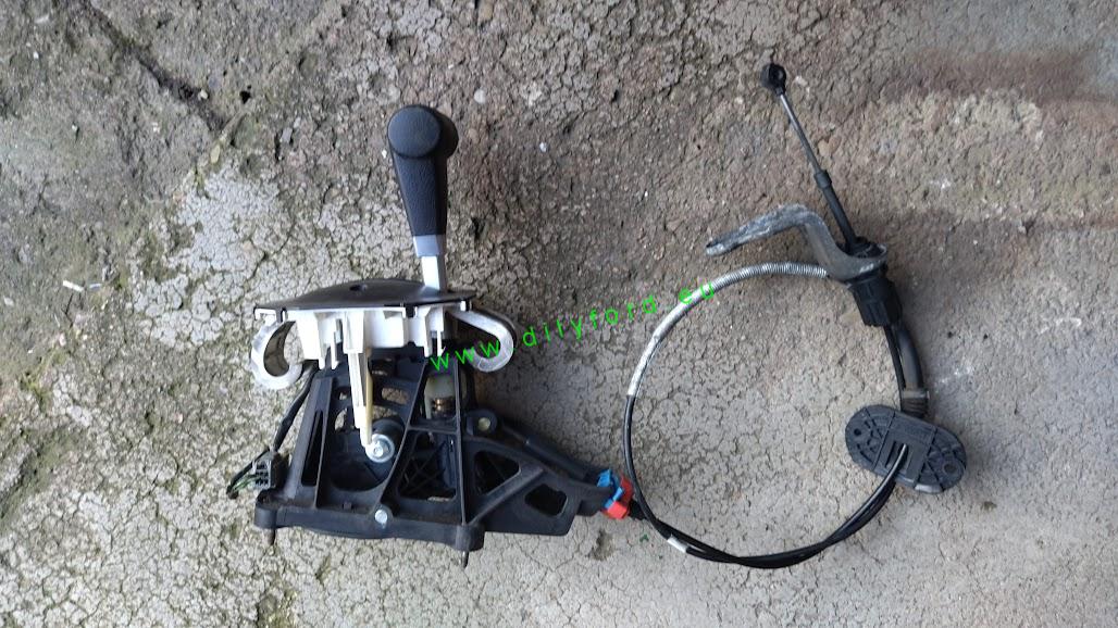 kulisa řazení Mondeo III 2.0i ATM