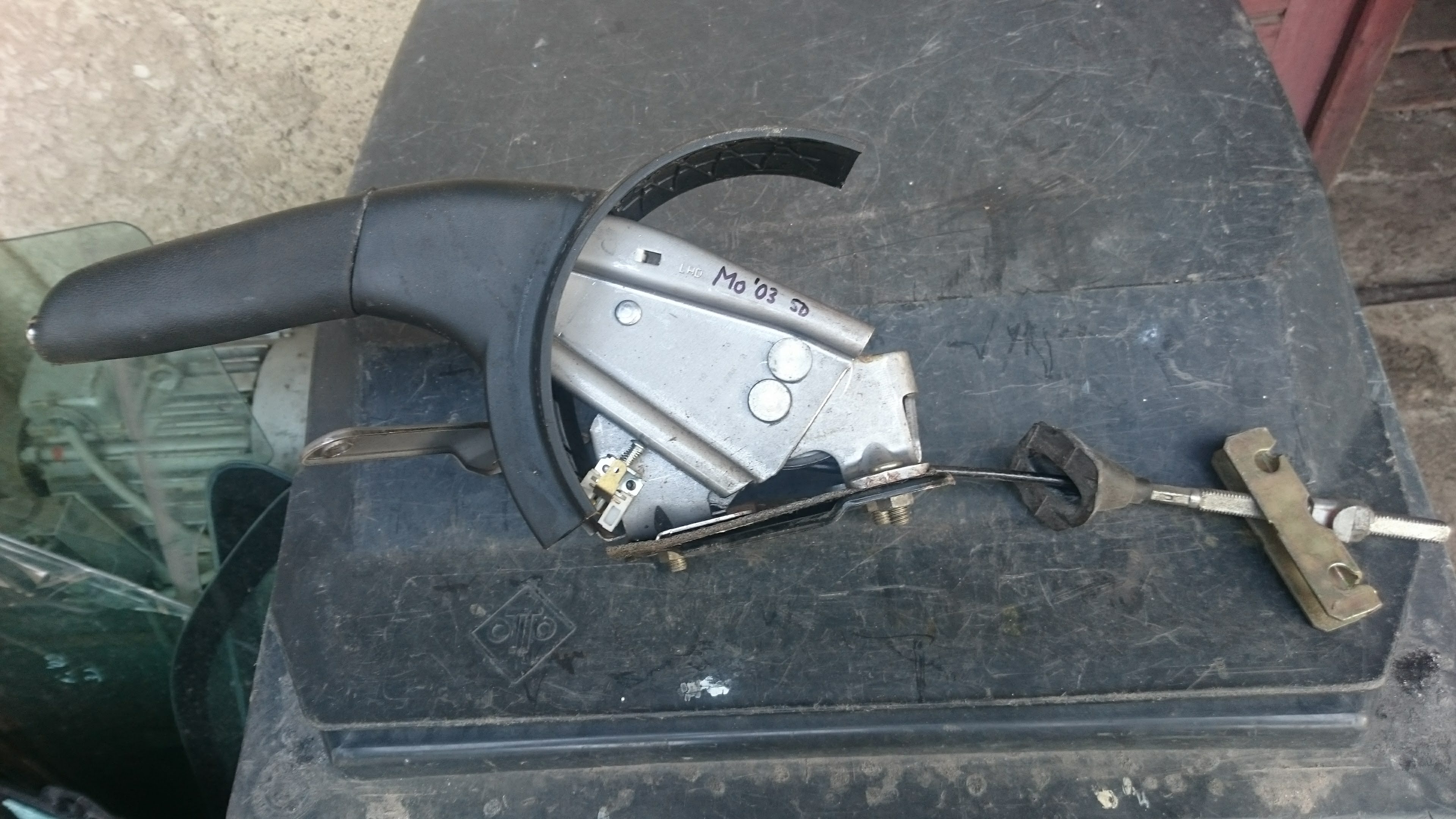 páka ruční brzdy Mondeo III manual