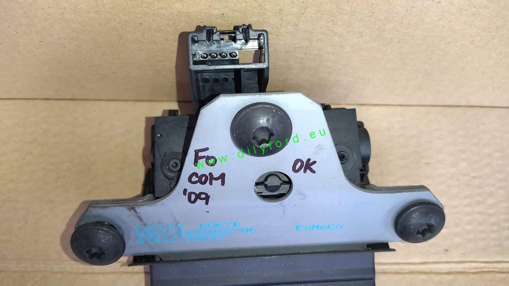 zámek + centrál kufru Focus MkII 4PIN