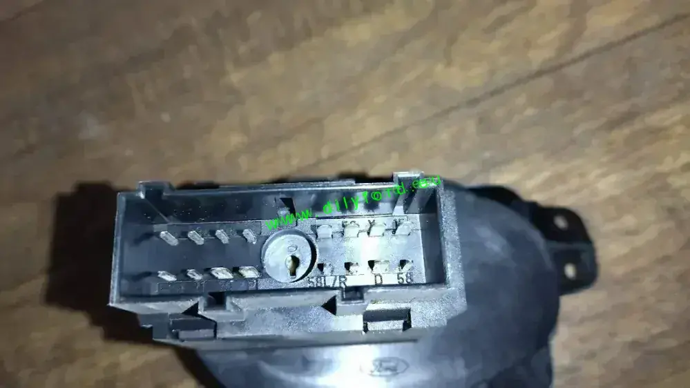 spínač světlometů Fiesta V