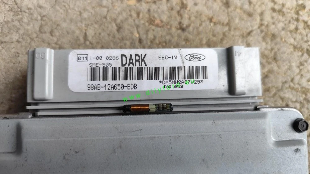 řídící jednotka motoru 1.6i Escort DARK