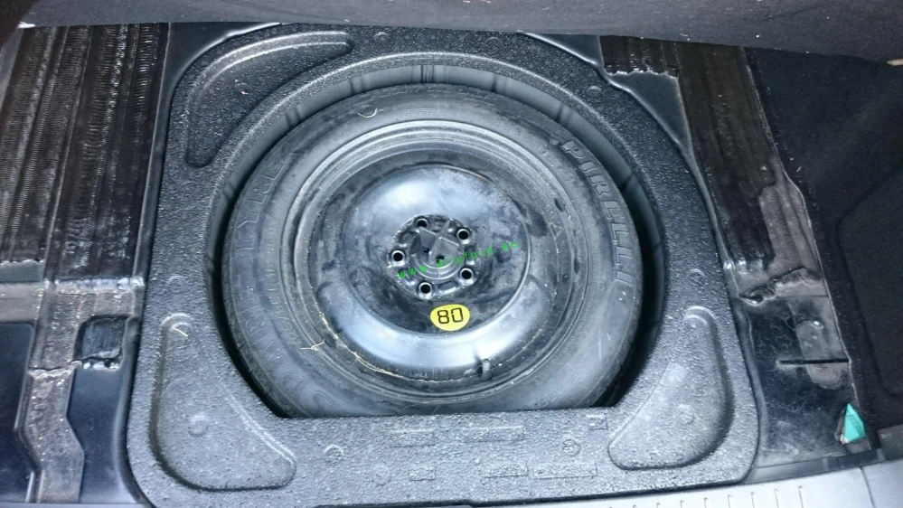 šroub rezervy 4M511402AB