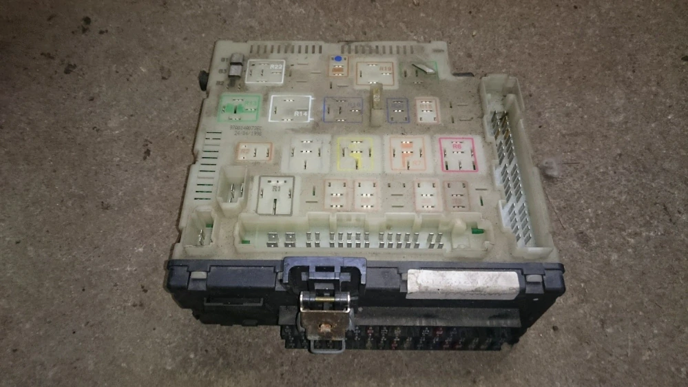 pojistkovka 97AG14A073EC